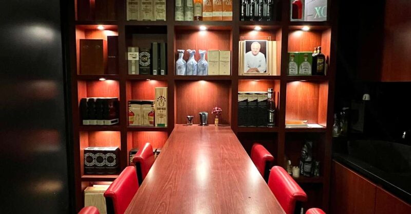 Paris : Wine tasting at the cellar of Joël Robuchon - Exploring Four Distinct Wines: From Light to Full-bodied