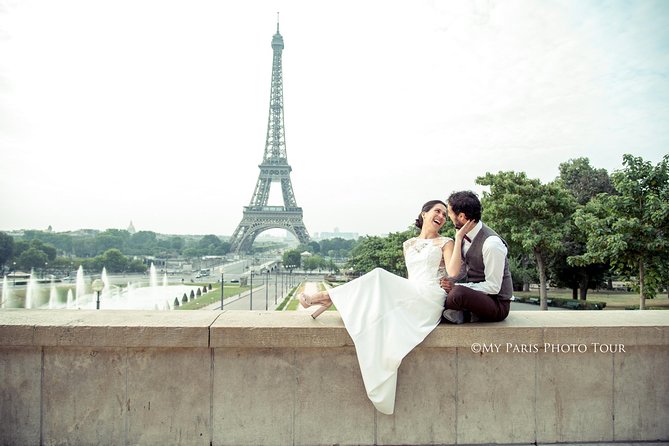 Parisian Life Style Private Photo Shoot at Eiffel Tower - The Experience with a Skilled Photographer