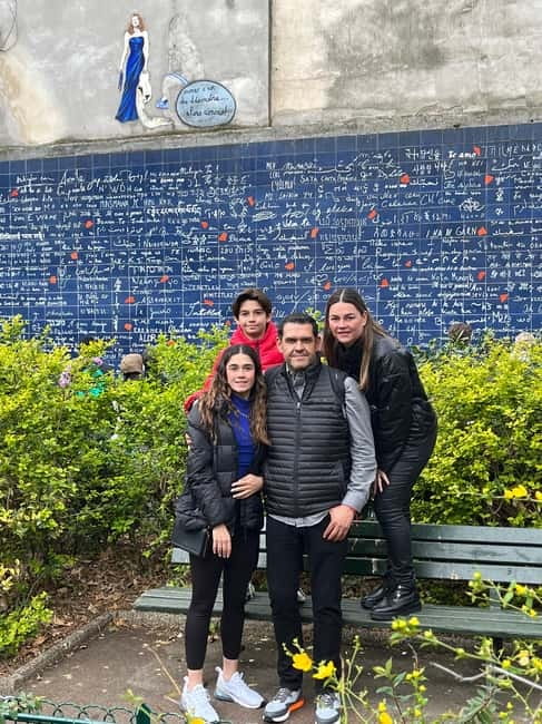 Paris:Private Full-Day Tour with Local Guide English/Español - Discover Paris from the Trocadéro with the Eiffel Tower View