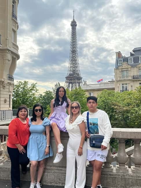 Paris:Private Full-Day Tour with Local Guide English/Español - Montmartre and the Sacré-Cœur with a Walk through Artistic Streets