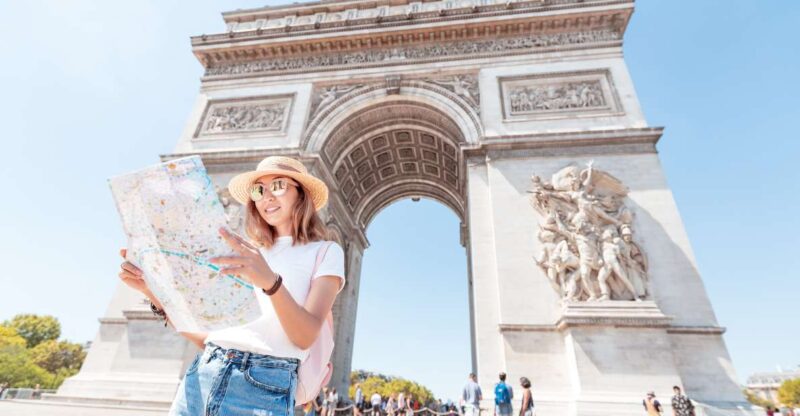 Paris's Old Town and Top Attractions Private Car Tour - The Guide and Vehicle Experience