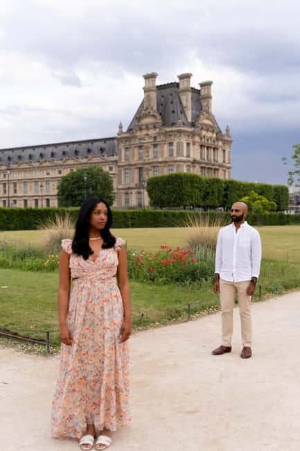 Paris:sunset photoshoot in  of Paris- Louvre Orsay Eiffel - The Experience: Quick, Chic, and Personalized
