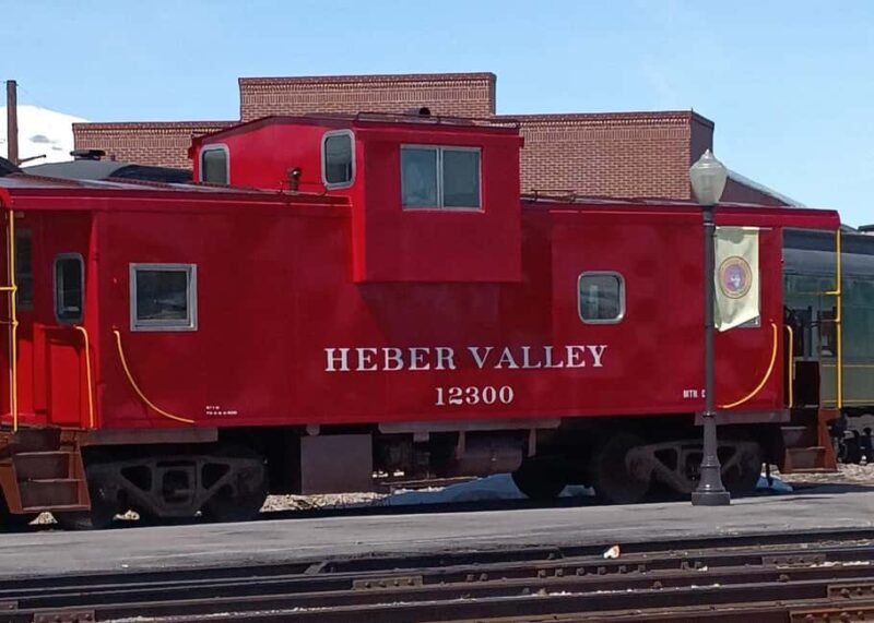 Park City: Heber Valley Railroad & Deer Creek Reservoir Tour - Guides and Tour Atmosphere