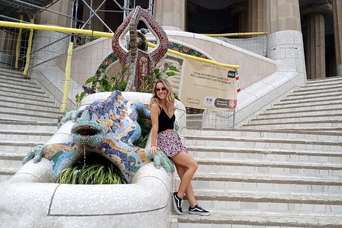 Park Guell and Sagrada Familia Tour in Barcelona - Discovering Park Güell’s Art Nouveau Charm