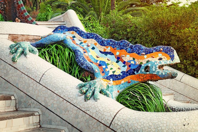 Park Guell Guided Private Tour - Inside the Park Güell with a Private Guide