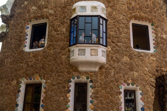 Park Guell Guided Tour with Skip the Line Ticket - Practical Tips and Considerations
