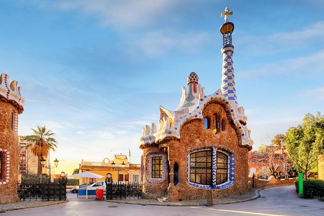 Park Guell Guided Tour with Skip the Line Tickets - How the Tour Combines Guided Insights with Free Exploration