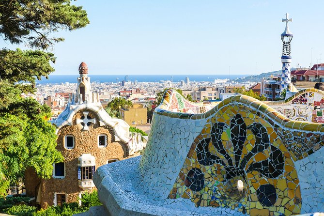 Park Guell Guided Tour with Skip the Line Tickets - Practical Details: Meeting Point, Group Size, and Accessibility