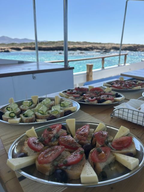 Paros Antiparos: Full-Day Boat Tour with Lunch & Drinks - Food and Drinks: Greek Flavors on Board