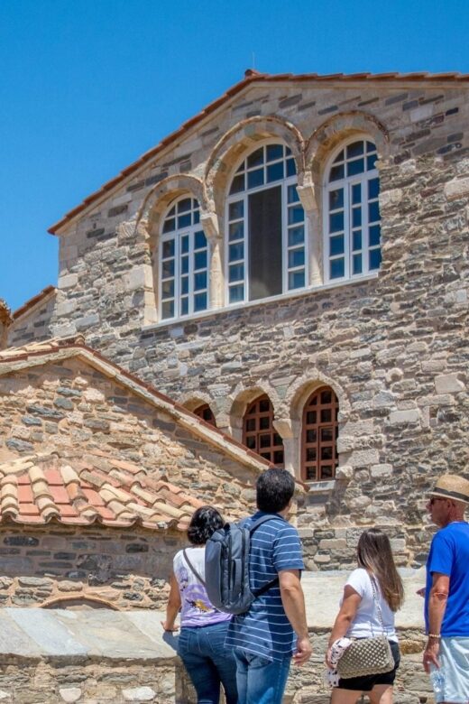 Paros & Antiparos Islands French tour including lunch - Key Points