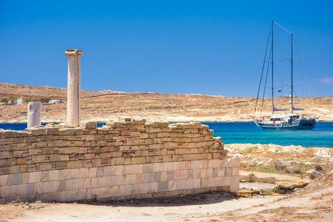 Paros Bus Island Tour - From the Old Town of Parikia to the Venetian Castle Ruins