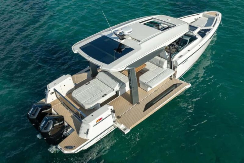 Paros: Private Luxury Boat Day Trip with Snacks and Drinks - Paros by Sea on a Luxury Motorboat