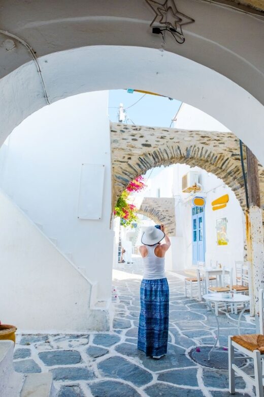 Paros: Private Sunset Highlights MiniVan Tour - Exploring Parikia’s Old Town and Venetian Castle