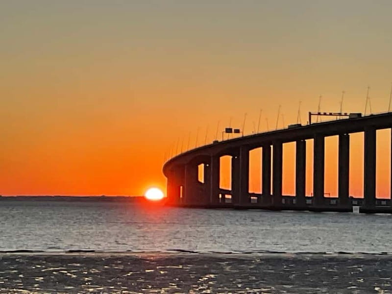 Parque das Nações: Yoga and meditation at sunrise aboard a sailboat! - The Experience Provider: GIRAVELA ECO SAILING