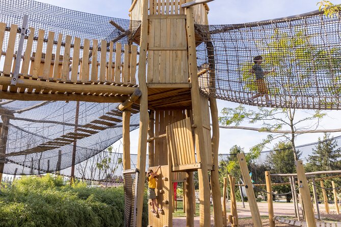 Parrot World Immersive Wildlife Park Entry Ticket next to Paris - Frequently Asked Questions