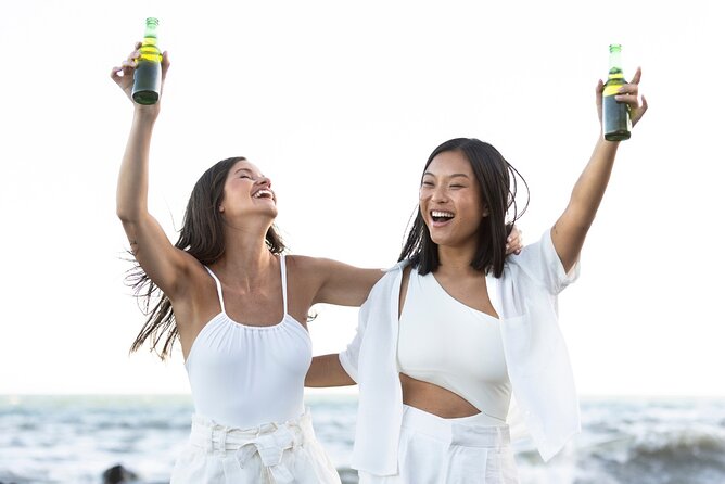 Party on board 2-hour cruise with DJ and open bar - Unique Features of the Cruise Experience