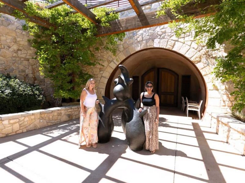 Paso Robles: 3 Wineries Tour with Picnic Lunch and Tasting - Enjoy a Sumptuous Picnic Lunch Amid Vineyards