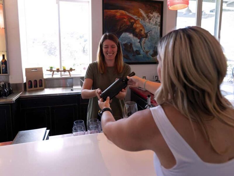 Paso Robles: 3-Winery Tour with Picnic Lunch - Scenic and Informative Stops at Wineries with Unique Personalities