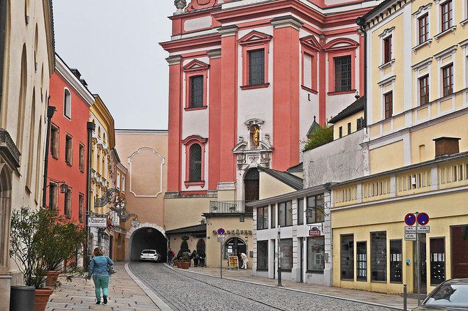 Passau - Classic Guided tour - Convenient Meeting Points and Easy Access