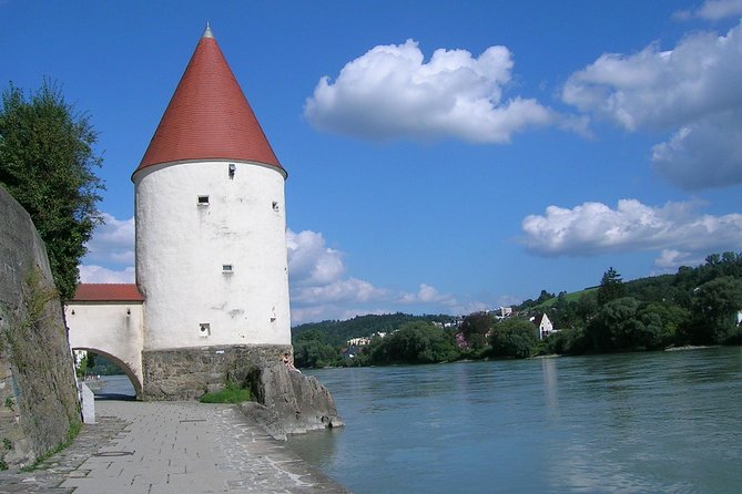 Passau - Inn River Stroll with picturesque city views - Logistics: Meeting Point and Tour Flexibility