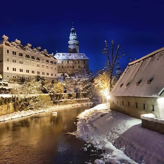 Passau: to Prague via Cesky Krumlov with walking Guided Tour - Key Points