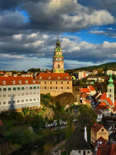 Passau: to Prague via Cesky Krumlov with walking Guided Tour - Comparing Similar Experiences