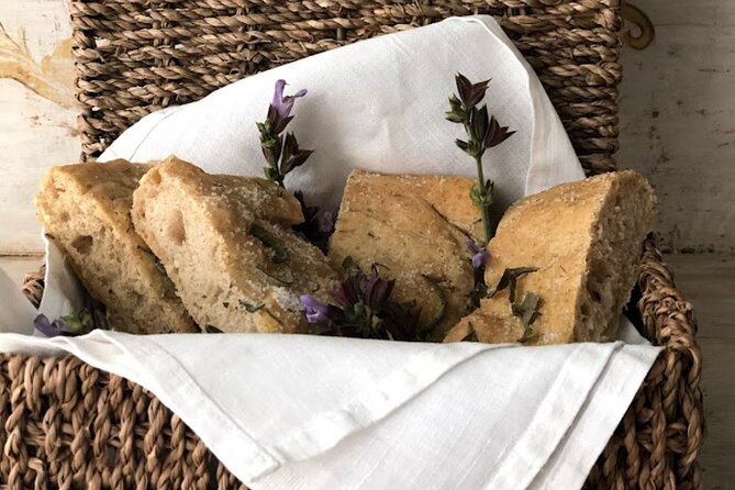 Pasta and Pizza cooking class in Cortona - Key Points