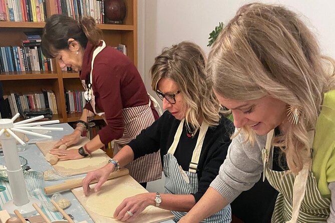 Pasta and Tiramisu join our cooking class - Key Points