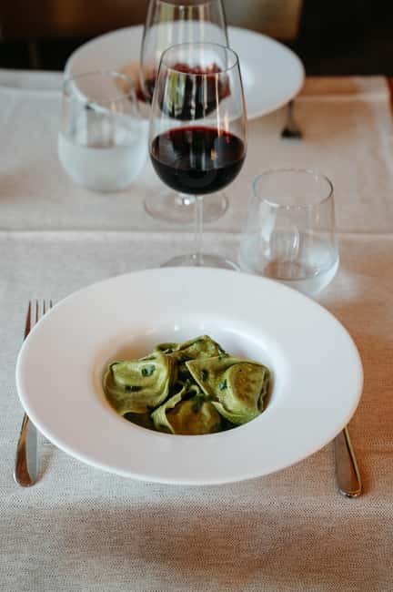 PASTA and WINE: An experience between greenery and peace, taste and companionship - Homemade Pasta: An Authentic Culinary Encounter