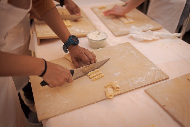 Pasta Cooking Class in Rome - Fettuccine Class in Piazza Navona - The Pacing and Duration: Balanced and Enjoyable