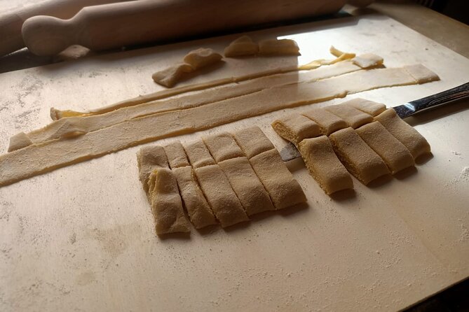 Pasta Cooking Class in Rome: Make Fettuccine & Tiramisu with Wine - Wine, Limoncello, and Espresso: Classic Italian Accents
