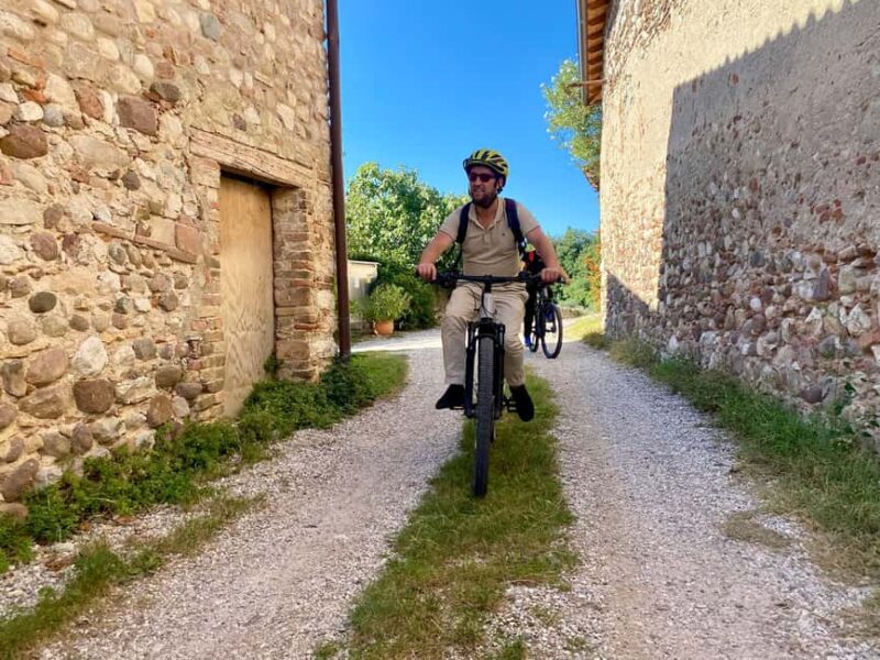 Pastrengo: e-bike tour and wine tasting in the Castle - The Food and Drink Experience in Detail