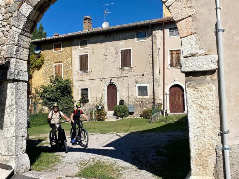 Pastrengo: e-bike tour and wine tasting in the Castle - Meeting Point and Logistical Tips