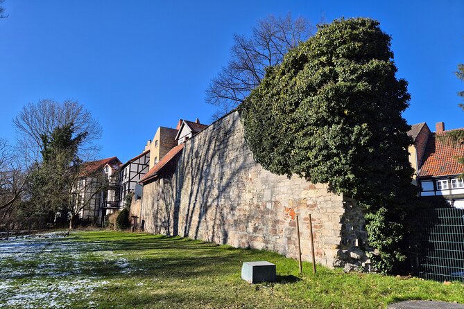 Patrician, executioner and bone carver. Brunswick in the Middle Ages. - Key Points