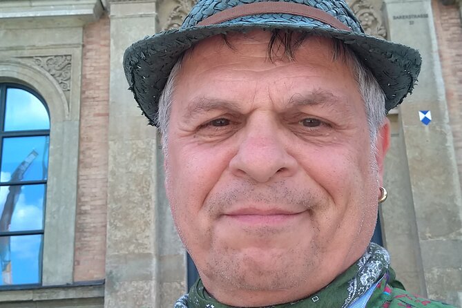 Paul's Private Tour in the Alte Pinakothek Munich - The Experience of Art and History with Paul Riedel