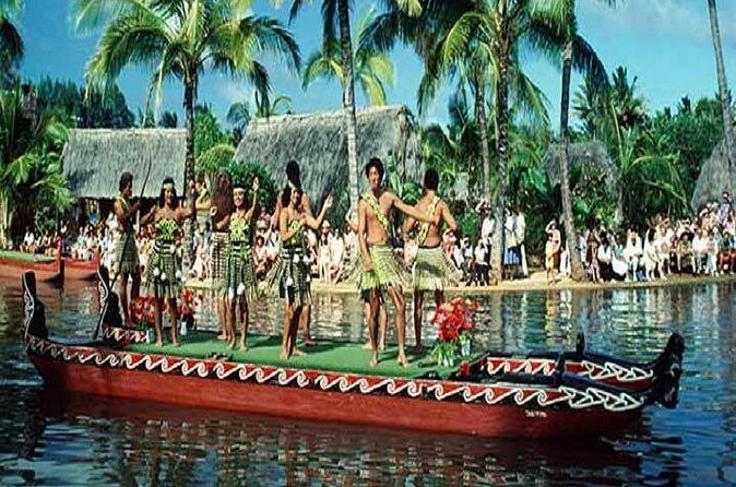 Pearl Harbor & Mini Circle Island from Maui - Visiting Tropical Farms and Kualoa Regional Park