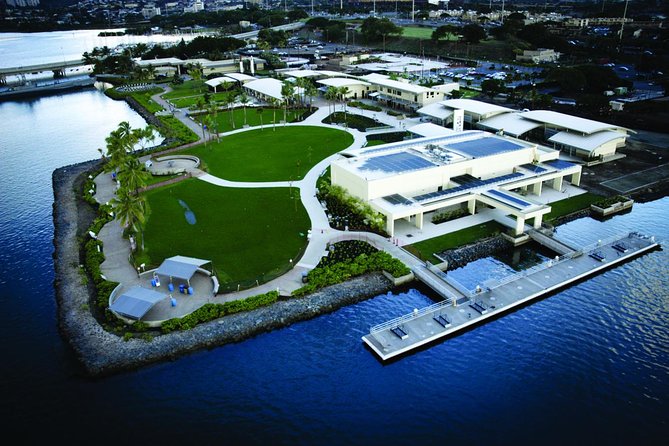 Pearl Harbor Official Deluxe Multimedia and VR Tour Combo - Key Points