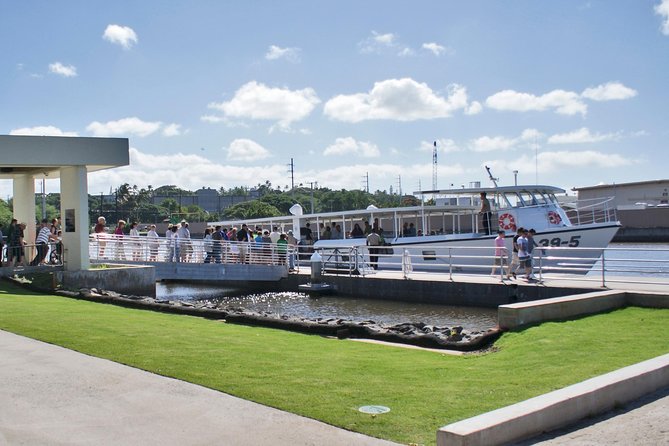 Pearl Harbor Official Deluxe Multimedia and VR Tour Combo - The Virtual Reality Center and Exhibits