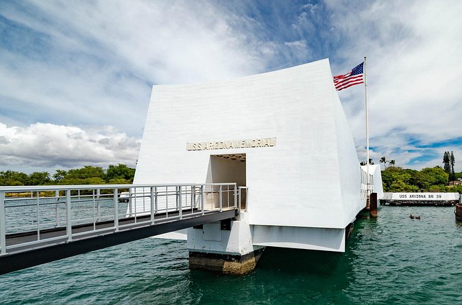Pearl Harbor USS Arizona Memorial and Battleship Missouri - The Guide and Tour Experience