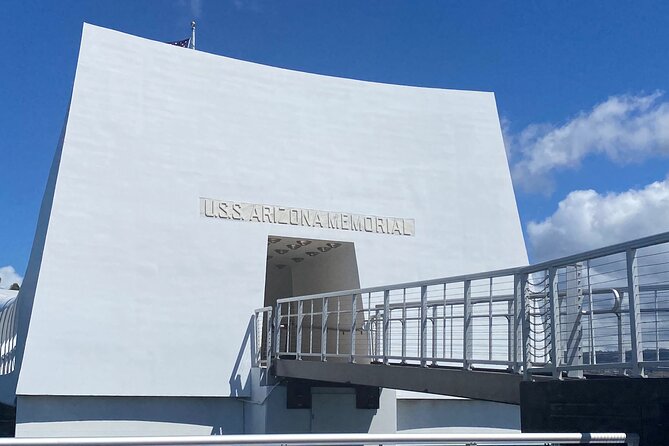 Pearl Harbor USS Arizona Memorial, small group Tour - Exploring Waikiki and Honolulu Landmarks