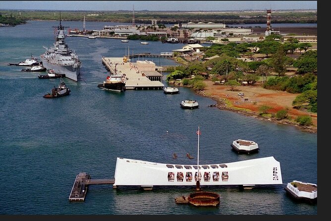 Pearl Harbor USS Arizona Memorial Tour - The Role of Guides and Drivers in the Tour Experience