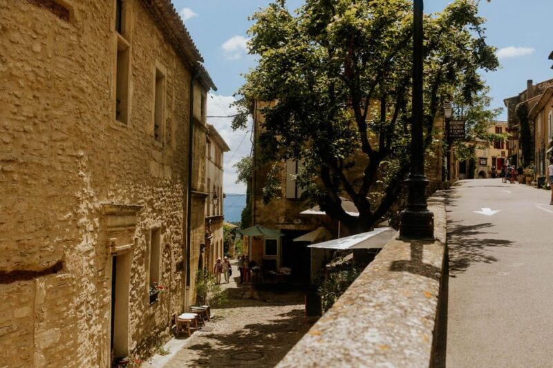 Pearls of Luberon: Gordes, Rousillon & Senanque private trip - Exploring Gordes, the Architecturally Protected Village