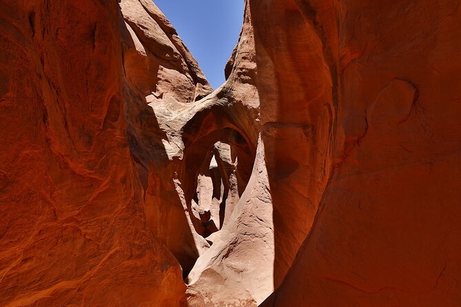 Peekaboo, Spooky and Dry Fork Slot Canyon Tour - The Stops: Peekaboo Gulch and Its Dramatic Features