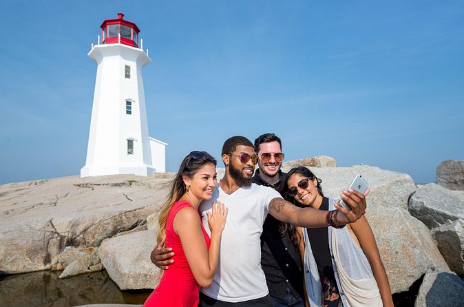 Peggys Cove Express Tour: Scenic Guided Experience - Considerations: Crowd Levels and Vehicle Space