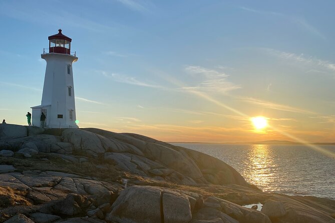 Peggy's Cove Sunset tour - Small Group Dynamic and Guided Commentary