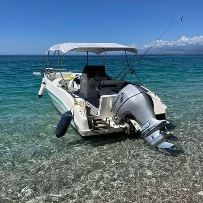 Pelagic Boat Tour7 destinations:drink+Snorkel+Umbrella - The Experience of the Guide and Crew