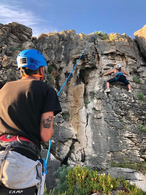 Peniche: Climbing on the beautiful cliffs by the sea. Certified guide. - Equipment and Safety Measures