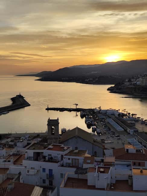 Peñíscola English Tour G.Thrones & Castle Tickets - The Guide’s Approach and Group Experience