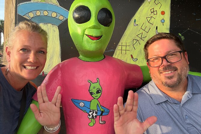 Pensacola Beach Splash and Dash Tour & Scavenger Hunt - Accessibility and Group Size