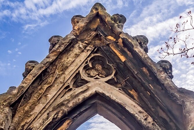 Père Lachaise Cemetery Art: Watercolor Postcard Workshop in Paris - Creating a Unique Watercolor Postcard in Paris